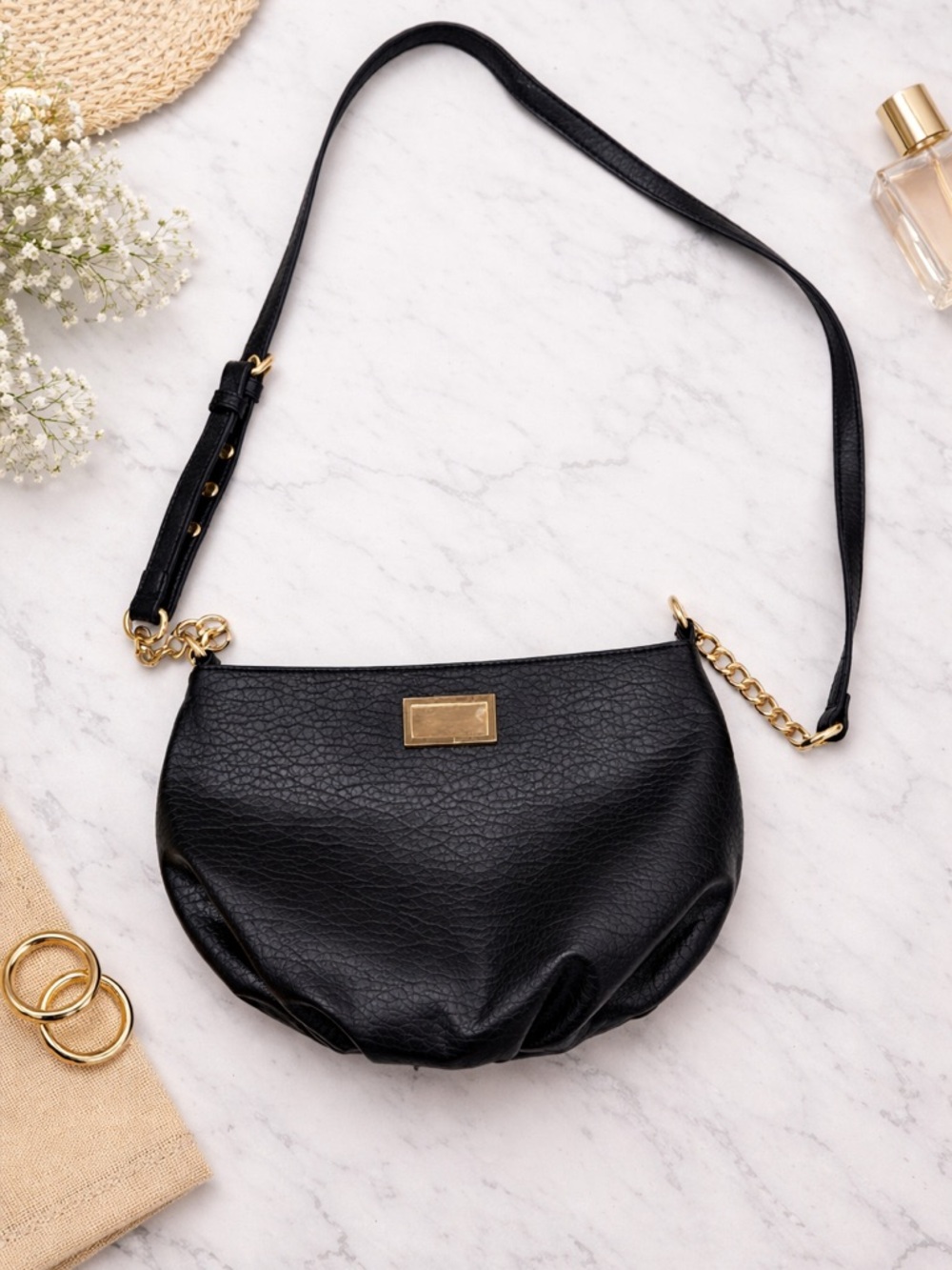 Juicy Couture Casual Sleek Chic Black Leather Crossbody Bag